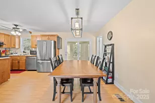 5476 Chestnut Dr, Hickory, NC 28602 - Photo 12