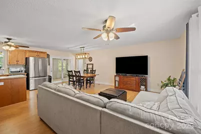 5476 Chestnut Drive, Hickory, NC 28602 - Photo 8