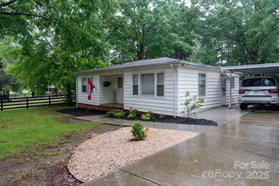 1700 Oakwood Avenue, Kannapolis, NC 28081 - Photo 1