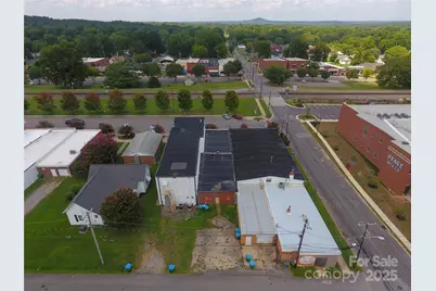 105 Pennsylvania Avenue W, Bessemer City, NC 28016 - Photo 6