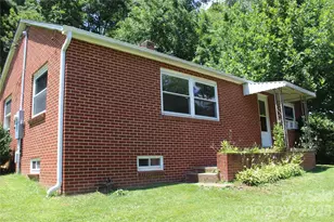 882 Poison Cove Rd, Clyde, NC 28721 - Photo 2