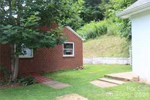 882 Poison Cove Rd, Clyde, NC 28721 - Photo 6