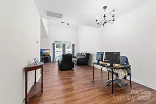 4313 Eaves Ln, Charlotte, NC 28215 - Photo 4