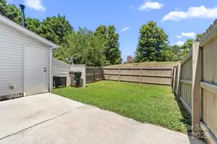 4313 Eaves Ln, Charlotte, NC 28215 - Photo 22