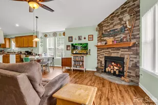 27 Gray Wolf Ln, Hendersonville, NC 28792 - Photo 1