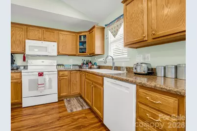 27 Gray Wolf Lane, Hendersonville, NC 28792 - Photo 10