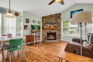 27 Gray Wolf Ln, Hendersonville, NC 28792 - Photo 14