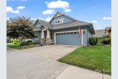 27 Gray Wolf Lane, Hendersonville, NC 28792 - Photo 2