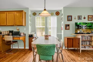 27 Gray Wolf Ln, Hendersonville, NC 28792 - Photo 12