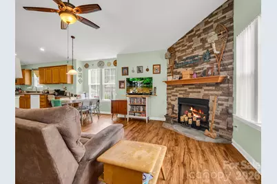 27 Gray Wolf Lane, Hendersonville, NC 28792 - Photo 2