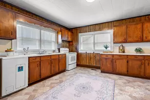 71 14th St SE, Hickory, NC 28602 - Photo 4