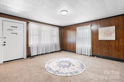 71 14th Street SE, Hickory, NC 28602 - Photo 8