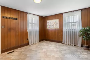 71 14th St SE, Hickory, NC 28602 - Photo 14