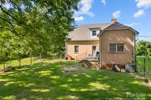 1 Dead End Dr, Flat Rock, NC 28731 - Photo 4