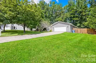 6509 Wealdstone Ct, Mint Hill, NC 28227 - Photo 2