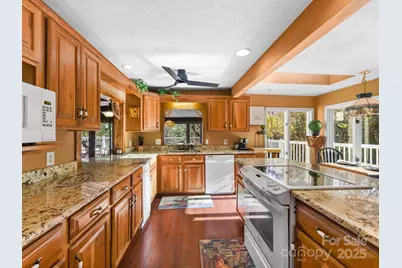 20 Fairview Heights Drive, Hendersonville, NC 28739 - Photo 14