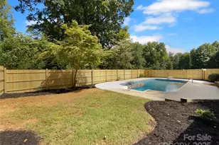 8117 Shannon Woods Ln, Matthews, NC 28104 - Photo 20