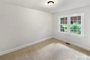 8117 Shannon Woods Ln, Matthews, NC 28104 - Photo 18