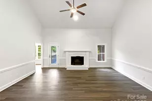 8117 Shannon Woods Ln, Matthews, NC 28104 - Photo 4