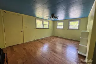 111 Kenneth Cooper Rd, Whittier, NC 28789 - Photo 8