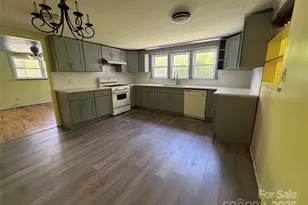 111 Kenneth Cooper Rd, Whittier, NC 28789 - Photo 26