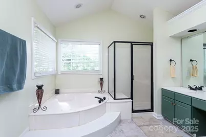 6207 Glencairn Court, Charlotte, NC 28269 - Photo 24