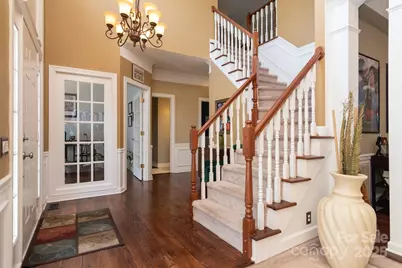 6207 Glencairn Court, Charlotte, NC 28269 - Photo 2