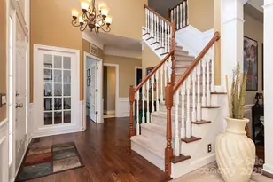 6207 Glencairn Ct, Charlotte, NC 28269 - Photo 2