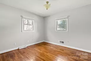 305 Ridge Dr, Mount Holly, NC 28120 - Photo 16