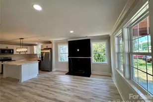 142 S Morrow Ave, Albemarle, NC 28001 - Photo 6