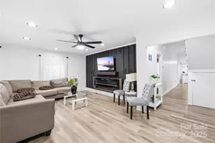 911 Wilson W Lee Blvd, Statesville, NC 28677 - Photo 6