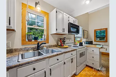 11 Pinewood Road, Asheville, NC 28805 - Photo 12