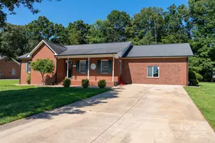 116 Green Meadow Ln, Statesville, NC 28625 - Photo 2