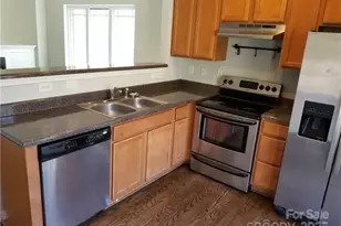 1105 Kurt Ct, Charlotte, NC 28209 - Photo 8