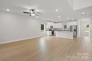 7221 Jerimoth Dr, Charlotte, NC 28215 - Photo 4