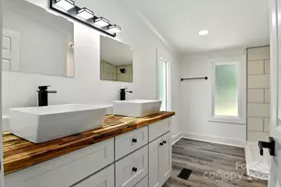 2734 Orangewood Ln, Newton, NC 28658 - Photo 12