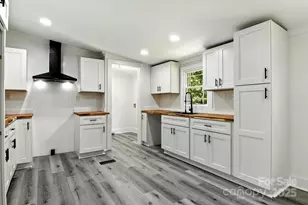 2734 Orangewood Ln, Newton, NC 28658 - Photo 8