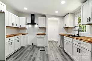 2734 Orangewood Ln, Newton, NC 28658 - Photo 10