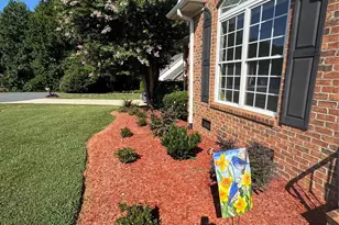 2911 Weatherfield Dr, Lincolnton, NC 28092 - Photo 2