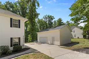 9027 Leah Meadow Ln, Charlotte, NC 28227 - Photo 36