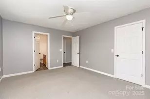 9341 Meadowmont View Dr, Charlotte, NC 28269 - Photo 14