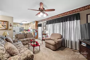 1948 Twin Ponds Dr, Hickory, NC 28602 - Photo 14