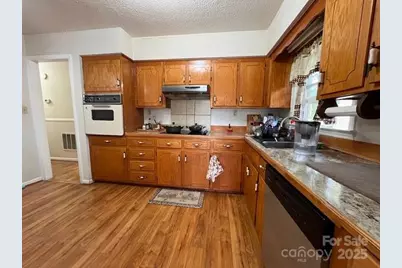 90 Long Street, Marion, NC 28752 - Photo 10