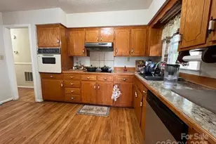 90 Long St, Marion, NC 28752 - Photo 10