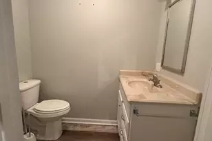 110 N Davis St, Dallas, NC 28034 - Photo 10