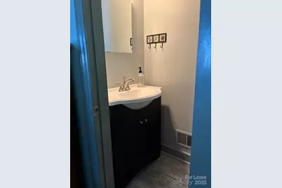 6734 Knollgate Drive, Charlotte, NC 28212 - Photo 10