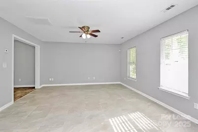 5750 Laborde Avenue, Charlotte, NC 28269 - Photo 2