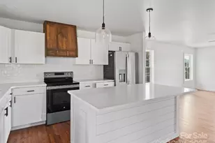 111 Dawn Dr, Waynesville, NC 28786 - Photo 10