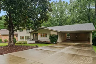 6527 Burlwood Rd, Charlotte, NC 28211 - Photo 2