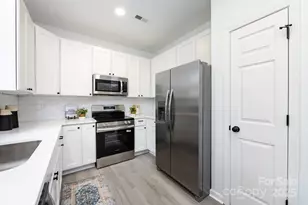 13409 Glasgow Green Ln, Charlotte, NC 28213 - Photo 16